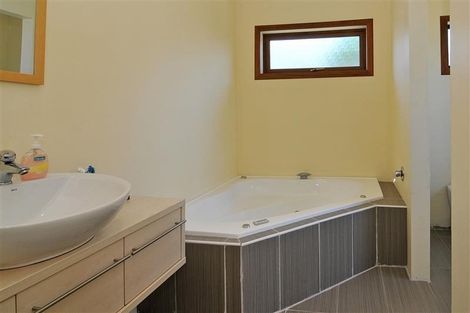 Photo of property in 11 Te Whiti Grove, Korokoro, Lower Hutt, 5012