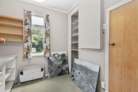 Photo of property in 530 Stokes Valley Road, Stokes Valley, Lower Hutt, 5019