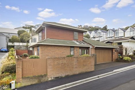 Photo of property in 27 Avon Street, Island Bay, Wellington, 6023