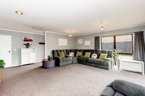 Photo of property in 4 Oakwood Grove, Paraparaumu Beach, Paraparaumu, 5032