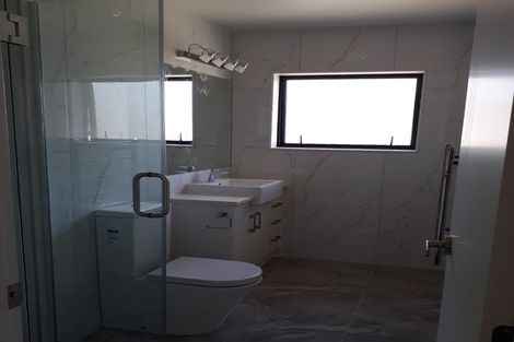 Photo of property in 13 Casheltown Way, Flat Bush, Auckland, 2019