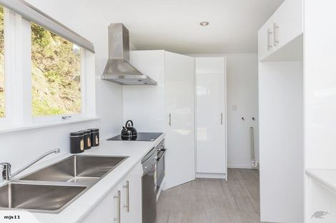 Photo of property in 27b Cypress Drive, Maungaraki, Lower Hutt, 5010