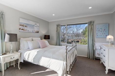 Photo of property in 2/281 Memorial Avenue, Burnside, Christchurch, 8053