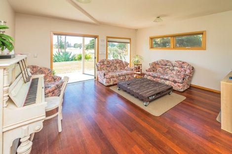 Photo of property in 36 Longbeach Drive, Castlecliff, Whanganui, 4501