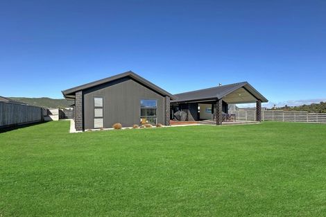 Photo of property in 46 Montgomery Crescent, Kinloch, Taupo, 3377