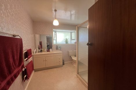 Photo of property in 218 Memorial Avenue, Burnside, Christchurch, 8053