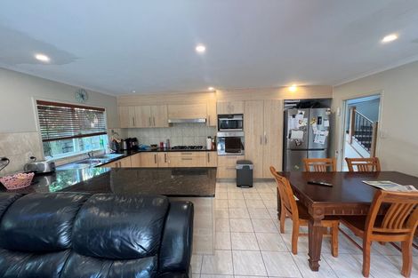 Photo of property in 42 John Davis Road, Mount Roskill, Auckland, 1041