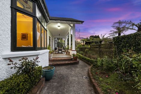 Photo of property in 18 Ridge Lane, New Plymouth, 4310