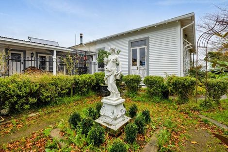 Photo of property in 194 High Street, Eltham, 4322