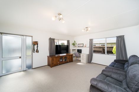 Photo of property in 97 Hillcrest Drive, Kelvin Grove, Palmerston North, 4414