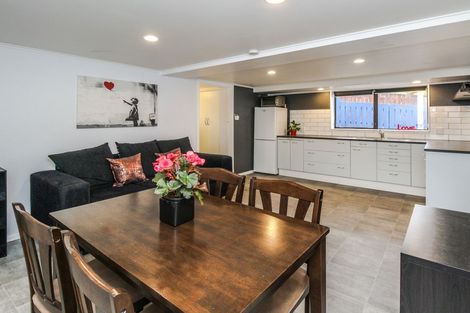 Photo of property in 44 Hartley Terrace, Massey, Auckland, 0614