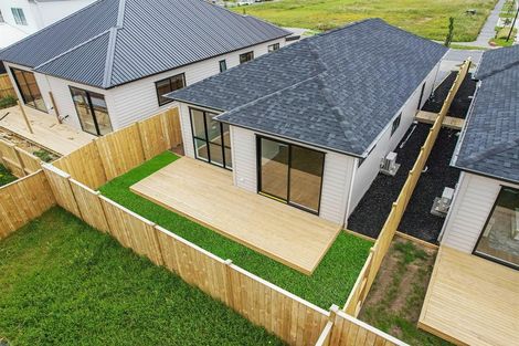 Photo of property in 32 Hari Road, Karaka, 2113