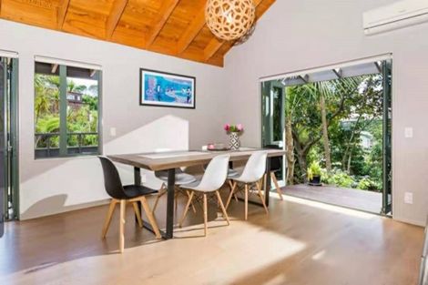 Photo of property in 6 Tree Fern Trail, Campbells Bay, Auckland, 0630
