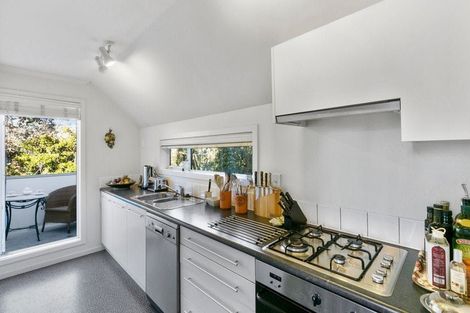 Photo of property in 55c Bolton Street, Kelburn, Wellington, 6012