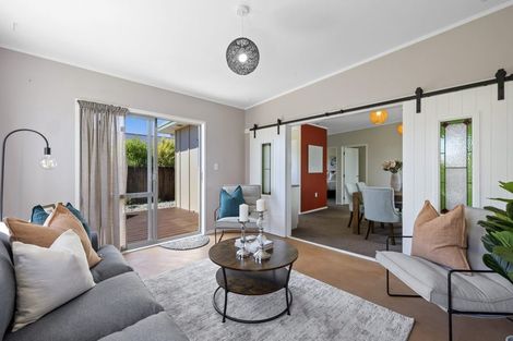 Photo of property in 6 Mace Street, Waitara, 4320