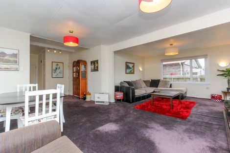 Photo of property in 5 Atiawa Street, Glen Avon, New Plymouth, 4312