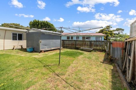Photo of property in 34 High Street West, Waitara, 4320