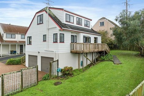 Photo of property in 1/13 Remus Place, Totara Vale, Auckland, 0629