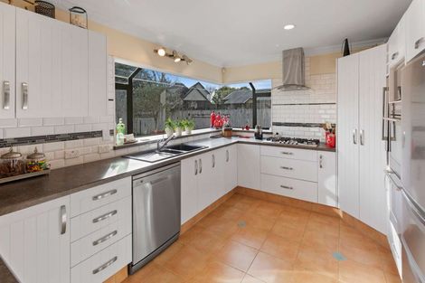 Photo of property in 27 Kilkenny Place, Fitzherbert, Palmerston North, 4410