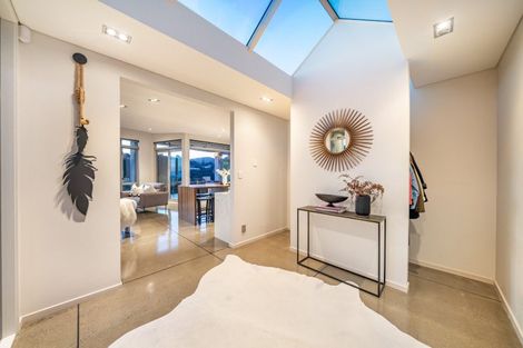 Photo of property in 32 Roys Road, Plimmerton, Porirua, 5026