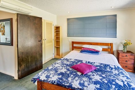 Photo of property in 16 Brasenose Place, Tawa, Wellington, 5028