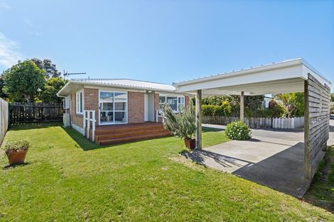 Photo of property in 3/5 Empire Road, Orewa, 0931