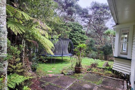 Photo of property in 274 Huia Road, Titirangi, Auckland, 0604