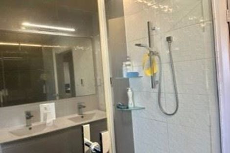 Photo of property in 10 Devon Street, Te Atatu South, Auckland, 0610