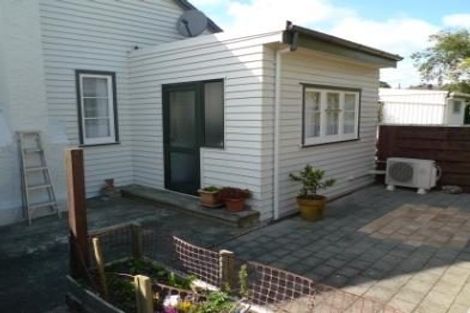 Photo of property in 20 Dr Taylor Terrace, Johnsonville, Wellington, 6037