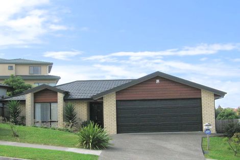 Photo of property in 15 Rising Parade, Fairview Heights, Auckland, 0632