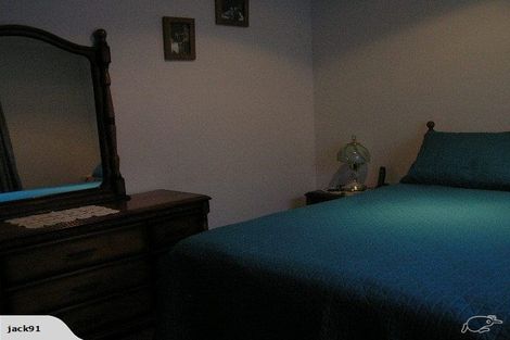 Photo of property in 5a Simons Street, Moturoa, New Plymouth, 4310