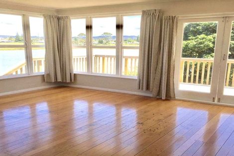 Photo of property in 152 Avondale Road, Avondale, Auckland, 1026