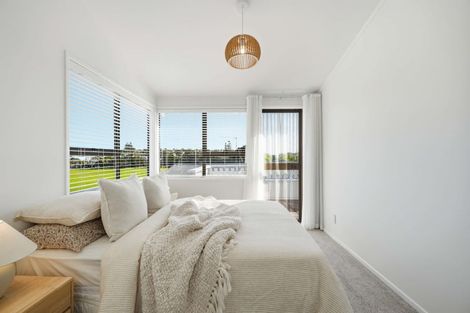 Photo of property in 2/76 Wairoa Road, Narrow Neck, Auckland, 0624