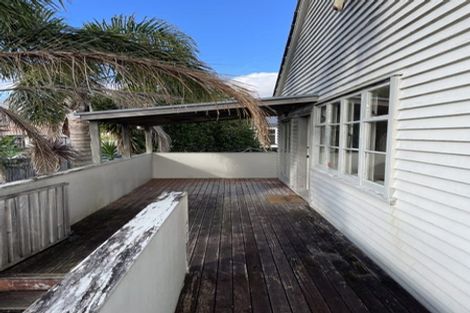 Photo of property in 17 Blacklock Avenue, Henderson, Auckland, 0612