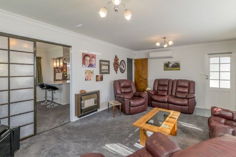 Photo of property in 550 Queen Street East, Levin, 5510