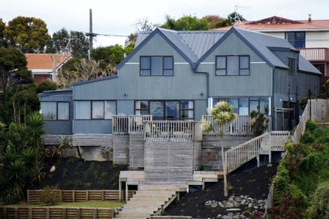 Photo of property in 17 Seaview Road, Ruakaka, 0116