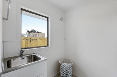 Photo of property in 70 Hutchinsons Road, Bucklands Beach, Auckland, 2014