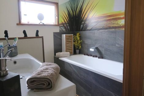 Photo of property in 17 Howe Street, New Brighton, Christchurch, 8083