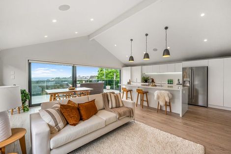 Photo of property in 1/16 Clematis Avenue, Murrays Bay, Auckland, 0630