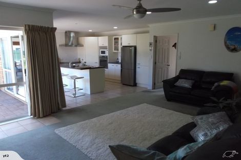 Photo of property in 40 Rushgreen Avenue, Pahurehure, Papakura, 2113