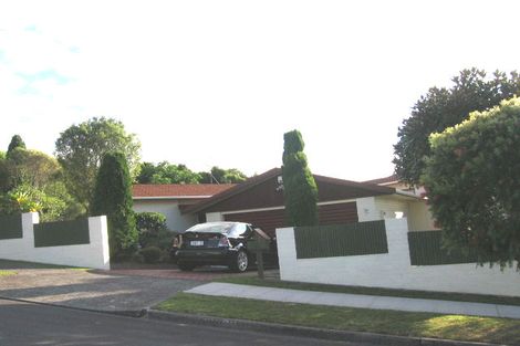 Photo of property in 3 Murano Place, Chatswood, Auckland, 0626