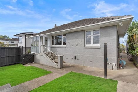 Photo of property in 50 Clovelly Road, Bucklands Beach, Auckland, 2012