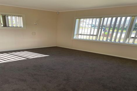 Photo of property in 8 Great South Road, Papakura, 2110