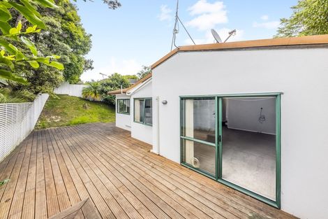 Photo of property in 2/21 Contessa Drive, Glenfield, Auckland, 0629