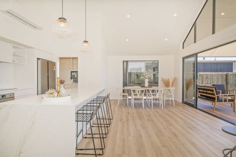 Photo of property in 9 Awatea Drive, Whitianga, 3510