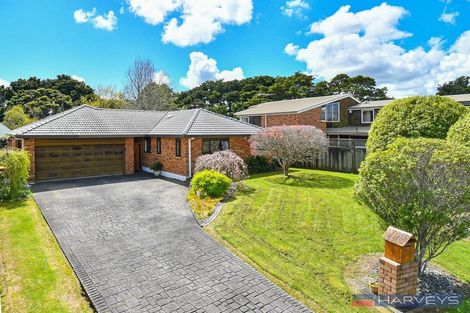 Photo of property in 28 Lemonwood Place, The Gardens, Auckland, 2105