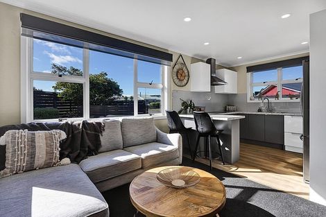 Photo of property in 12 Green Lane, Hawera, 4610