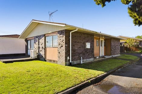 Photo of property in 1/145 Tukapa Street, Westown, New Plymouth, 4310