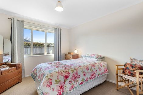 Photo of property in 17 Holly Place, Rangiora, 7400