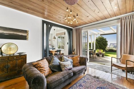 Photo of property in 43 Pirie Street, Mount Victoria, Wellington, 6011